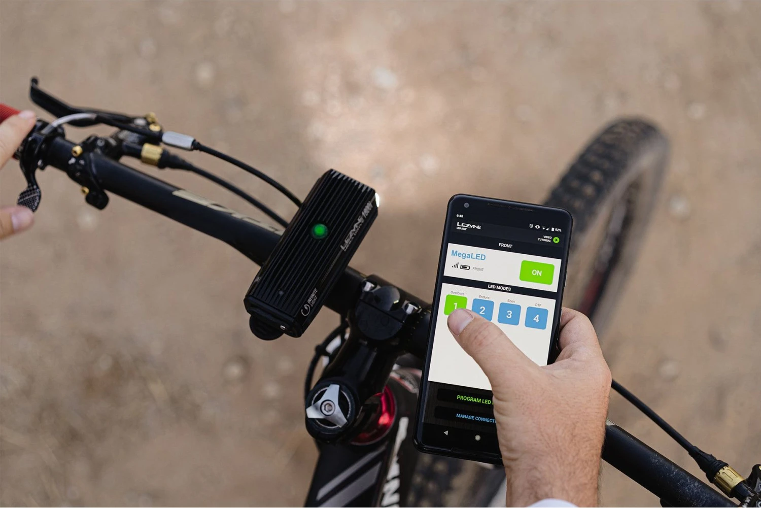 Lezyne Super Drive 1600XXL Front Light Black 4 Lezyne Super Drive 1600XXL Front Light Black - Image 4