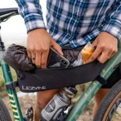 Lezyne Frame Caddy Frame Bag - Black 9 Lezyne Frame Caddy Frame Bag - Black -Lezyne lezyne frame caddy frame bag 2 1258280