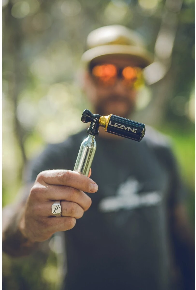 Lezyne Tubeless Co2 Blaster W/Two 20g Cartridges 4 Lezyne Tubeless Co2 Blaster W/Two 20g Cartridges - Image 4